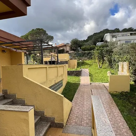 Pia - Hébergement de vacances Cala Sinzias