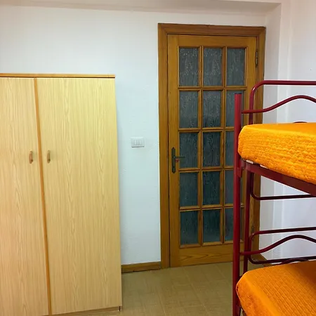 Ferienhaus Pia - *